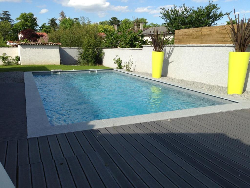 Le Clos Du Pontet Orlienas Luaran gambar